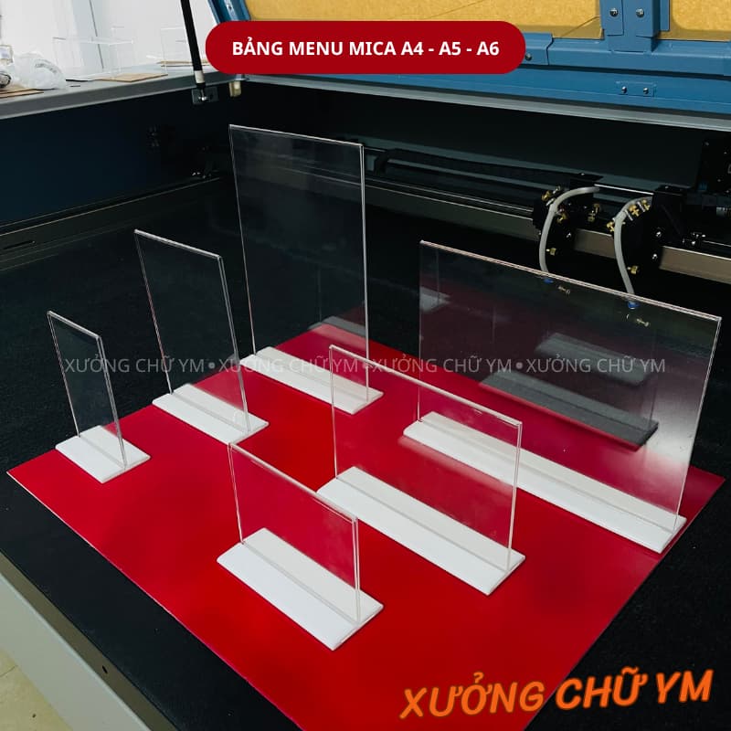 Kệ Menu Mica Chữ T Để Bàn – Đế Lùa Tiện Dụng, Khổ A4 A5 A6 – Dùng Cho Quán Ăn, Cafe, Spa