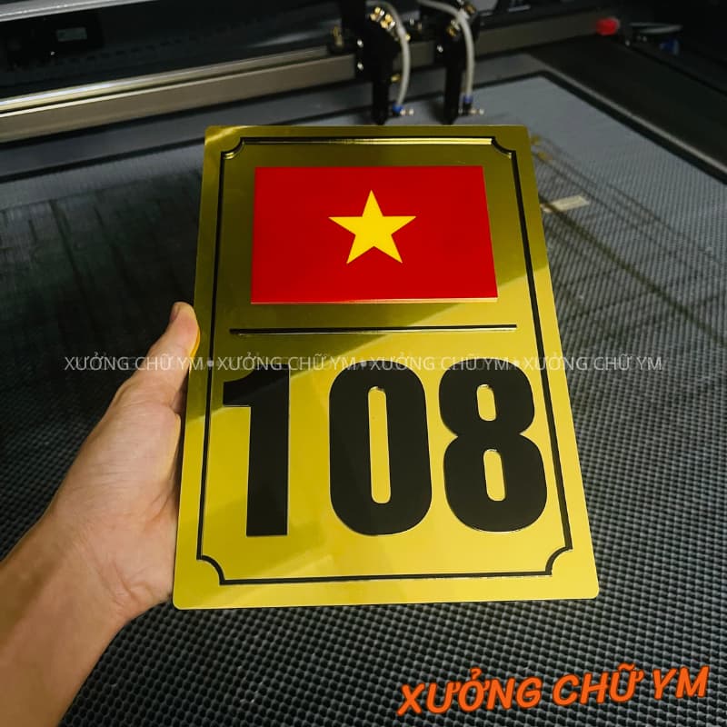 Biển Số Nhà Gương Vàng – In Số Nổi, Có Cờ Việt Nam, Sang Trọng, Bền Đẹp