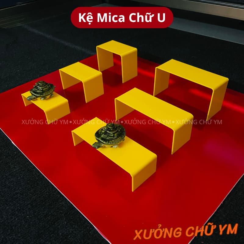 Kệ Mica Chữ U Màu Vàng Cao Cấp – Trưng Bày Sản Phẩm Livestream Mỹ Phẩm, Phụ Kiện